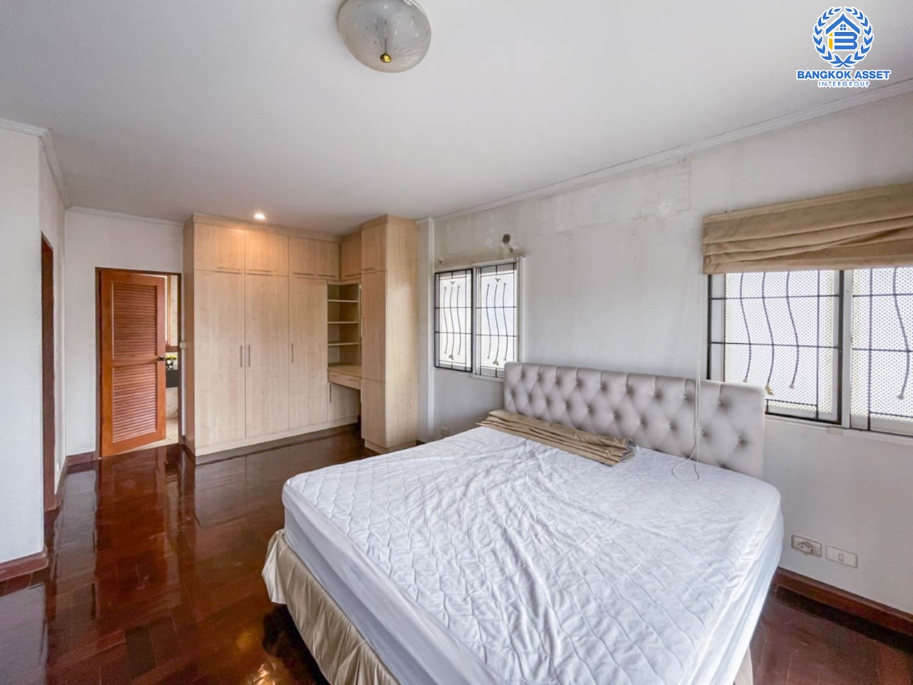 *****บ้านเดี่ยวมือสอง ม.ศุภาลัย ออคิดปาร์ค สุขาภิบาล5  เนื้อที่ 67 ตร.ว. ฟังก์ชัน 3 ห้องนอน 2 ห้องน้ำ จอดรถได้ 2 คัน บนทำเลเชื่อมต่อหลายเส้นทาง ถ.รามอินทรา ถ.สายไหม และถ.พหลโยธิน ใกล้สนามบินดอนเมือง ทางด่วน "รามอินทรา" และรถไฟฟ้าสายสีเขียว "สถานีสายหยุด"